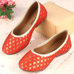 Cute Walk by Babyhug Foil Print Mojaris - Red-image-49