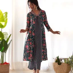 DRESOUL Floral Printed V-Neck Three-Quarter Sleeves Kurta with Palazzos-picture-54