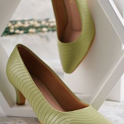DressBerry Textured PU Party Kitten Pumps-17