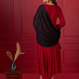 Dupatta Bazaar Embroidered Dupatta with Thread Work image 2