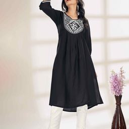 Glomee Women Floral Yoke Design Regular Sequinned Pure Cotton Kurta with Trousers-picture-35