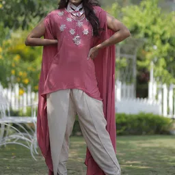GloballyRonakRBafna Embellished Round Neck Top With Trousers Co-Ords-picture-27