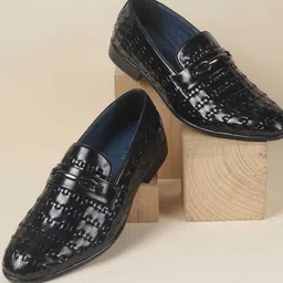 Mochi Men Textured Formal Slip On Shoes-image-26
