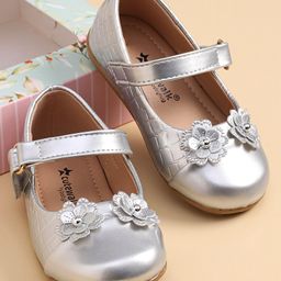 Cute Walk by Babyhug Velcro Closure Bellies With Flower Applique- Silver-image-62