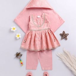 Vastramay Sleeveless Ethnic Foil Printed Kurta With Kantha Work Detailed Pant Swaddle & Booties Set - Pink-image-12