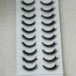 THE WINK STUDIO Set Of 10 Reusable Lightweight False Eyelashes image 2