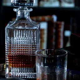 Goodhomes Textured Transparent Glass Decanter with Tumblers Set-image-1