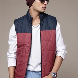 The Roadster Lifestyle Co. Men Colourblocked Lightweight Gilet-image-17
