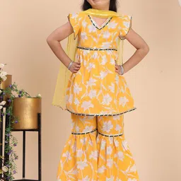 Cutiekins Girls Floral Printed V-Neck Gotta Patti Kurta With Sharara & With Dupatta-picture-30