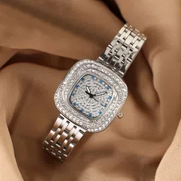 HAUTE SAUCE by Campus Sutra Women Embellished Dial & Stainless Steel Bracelet Style Straps Analogue Watch-image-93