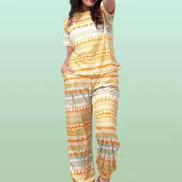 SAKARMAA Woman Geometric Printed T-shirt with joggers-image-91