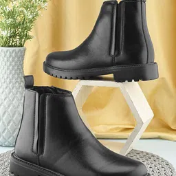 The Roadster Lifestyle Co Women Block Heeled Chelsea Boots-45