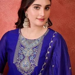 Sangria Vichitra Zari Sequence Embroidered Straight Kurta & Trousers With Dupatta image 2