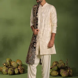 KALPRAAG Men Floral Embroidered Regular Sequinned Kurta with Patiala & With Dupatta-26