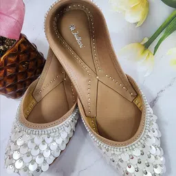 Fulkari Women Ethnic Embellished Leather Mojaris Flats-29