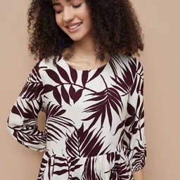Fame Forever by Lifestyle Floral Shaped Round Neck Three-Quarter Sleeves Top-image-4