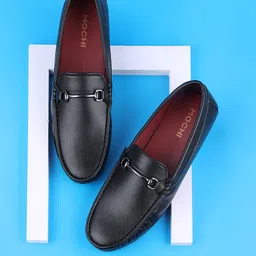 Mochi Men Black Textured Leather Horsebit Loafers-96