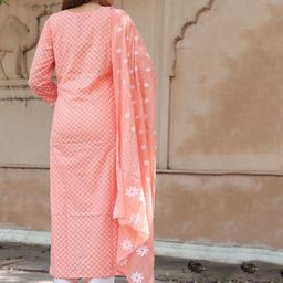 Vestimento Women Printed Regular Kurti with Trousers & With Dupatta image 5