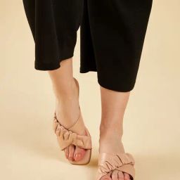Peach Flores Women's Nude Cross Strap Sandals-44