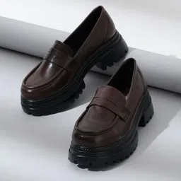 VALIOSAA Women Slip-On Sneakers-image-77