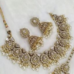 Sudiksha jewellery Gold-Plated Kundan-Studded & Beaded Jewellery Set-58