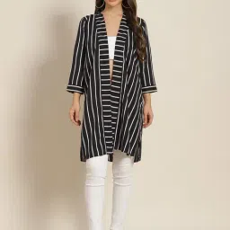 Qurvii Black & White Striped Shrug-19