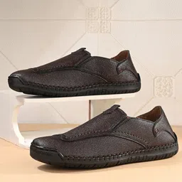 Mactree Men Lightweight Textured PU Loafers-image-11