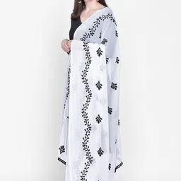 LA FEMINAE Embroidered Dupatta with Thread Work image 4