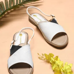 DIVASTRI Women Colourblocked Open Toe Flats-image-42