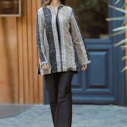Inching India Black & Beige Nihaar Woollen Cape-image-30