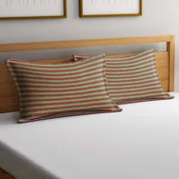 NEUDIS Green & Red Cotton 180 TC Pillow Covers - Set of 2-picture-0