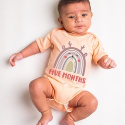 KNITROOT Half Sleeves Rainbow Theme 5 Month Printed Onesie - Peach-picture-2