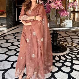BAESD Women Ethnic Motifs Embroidered Kurta with Trousers & Dupatta-4
