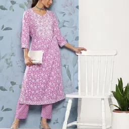 Divena Women Floral Printed Pure Cotton Kurta with Trousers-image-68