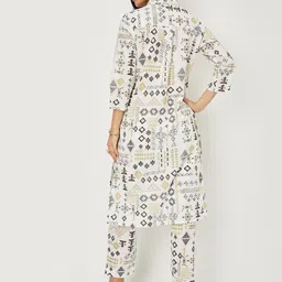 max Ethnic Motifs Printed Kurta With Trouser image 3