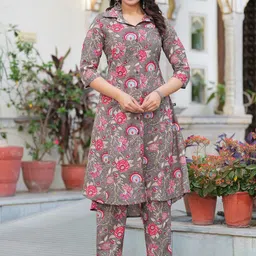 Pistaa Women Floral Printed Regular Pure Cotton Kurta with Trousers-image-71