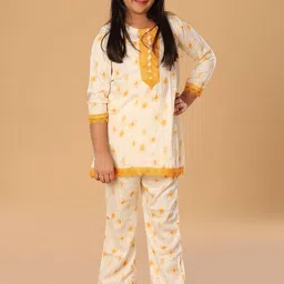 The Mini Trunk Girls Floral Printed Kurta with Trousers-image-38