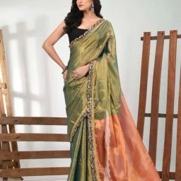CHARUKRITI Green Colourblocked Saree With Unstitched Blouse-picture-17