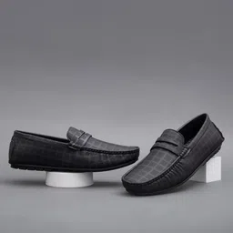 Big Fox Men Black Printed Loafers-51