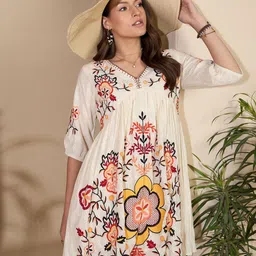 ZUMMER Floral Embroidered Puff Sleeve Empire Dress-picture-26