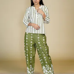 Zink London Women Printed High-Rise Trousers-image-18