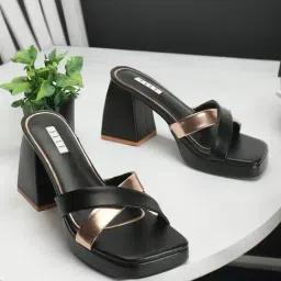 Elle Women's Black Cross Strap Sandals-image-16