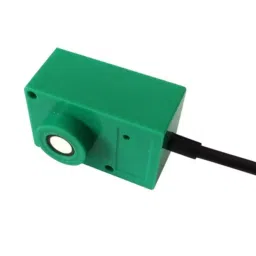 RS PRO Ultrasonic Block-Style Proximity Sensor 1000 mm Detection PNP, 2181166-23