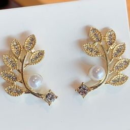 AKISON JEWELS Women Gold-Plated Leaf Shaped Studs Earrings-15
