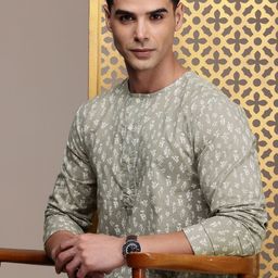 House of Pataudi Men Floral Printed Pure Cotton Jashn Kurta with Trousers-picture-18