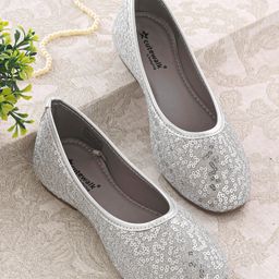 Cute Walk by Babyhug Slip On Mojaris with Sequin Detailing - Silver-picture-10