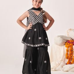 Pspeaches Silk Blend Sleeveless Floral Embroidered Kurta With Sharara & Dupatta - Black-image-5