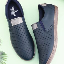 The Roadster Lifestyle Co Men Slip On Lightweight Sneakers-image-19