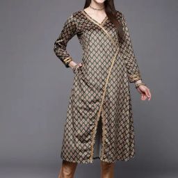 Ahalyaa Green Velvet Regular Fit Printed Kurta-image-32