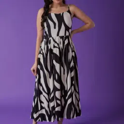 Zari Jaipur Black & White Printed Maxi Dress-picture-27